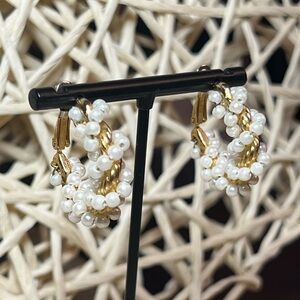VINTAGE • GOLD & PEARL TWIST HOOP EARRINGS